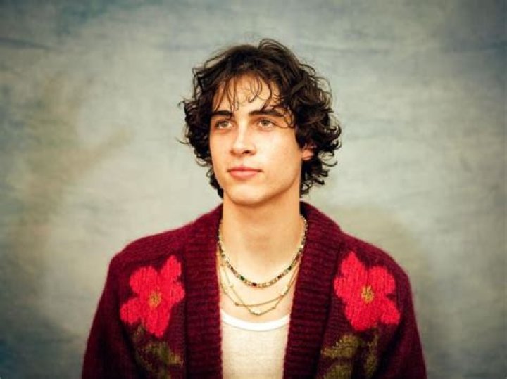 Aidan Bissett (Pop Singer) Age, Birthday, Bio, Facts, Family, Net