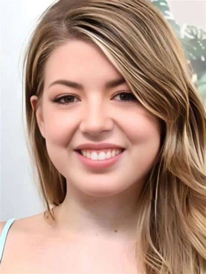 Alexa Kiss Wiki, Age, Height, Biography, Boyfriend, Weight and More