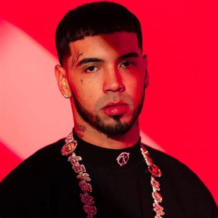 Anuel AA Is At It Again… Sends New Message to Feid