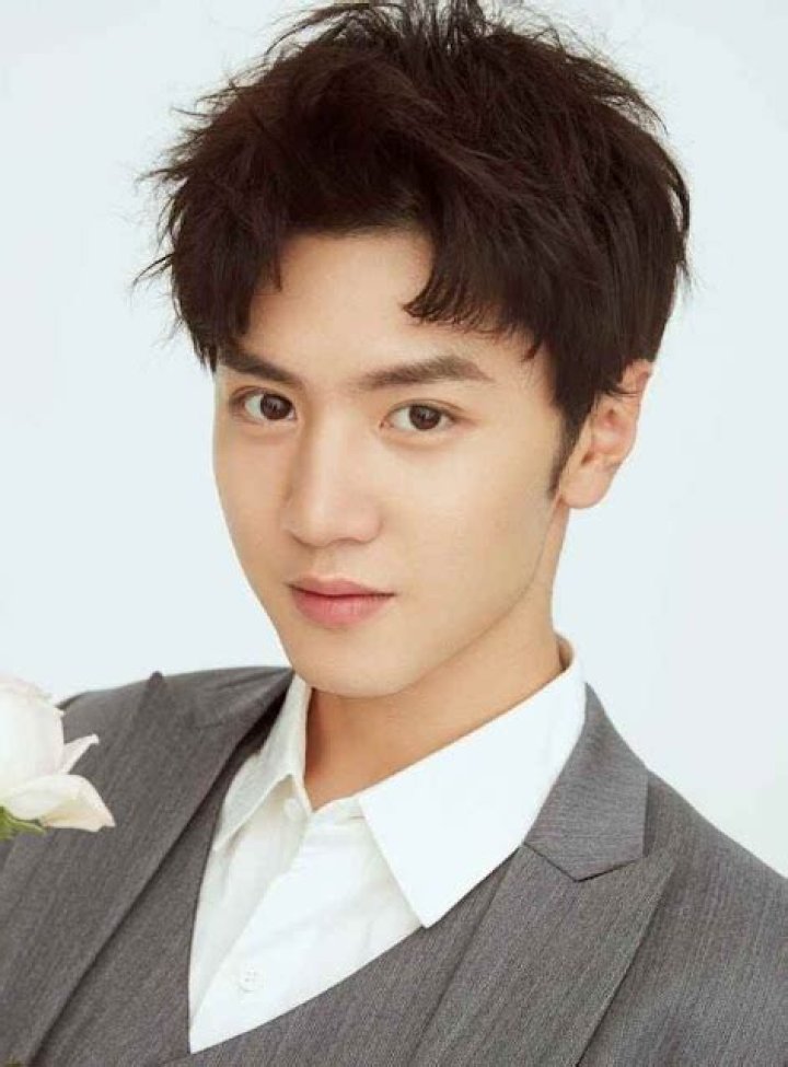 Biodata dan Profil Chen Zhe Yuan, Duan Jiaxu di Hidden Love