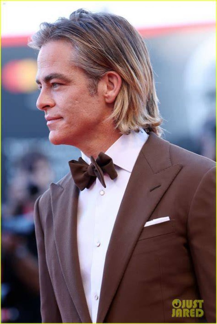 Chris Pine TasinaHareem