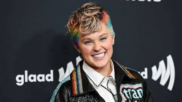 Commentary Jojo Siwa Is Trying Too Hard To Shock Us With 'Karma'