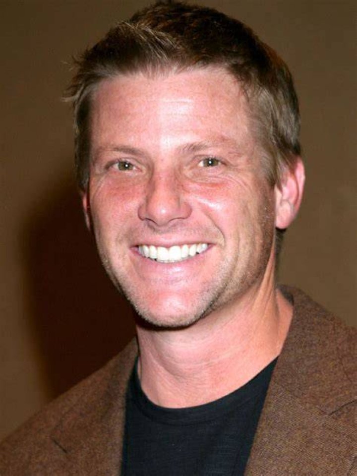 Doug Savant 911 Wiki Fandom
