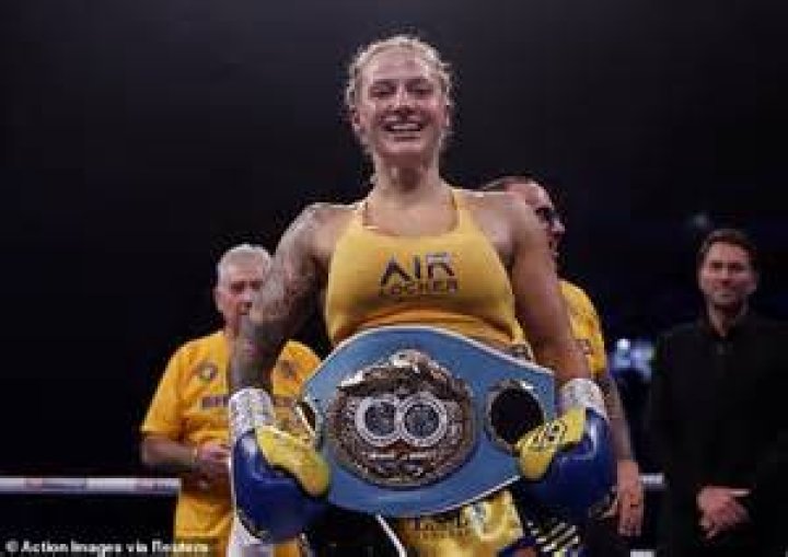 Ebanie Bridges compares fighting trans women to boxing 'female Mike