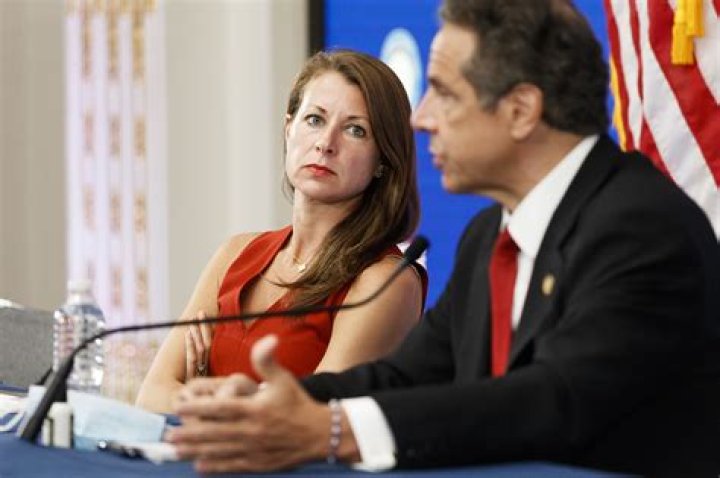 ExCuomo aide Melissa DeRosa nears deal to sell NYC apartment, plans