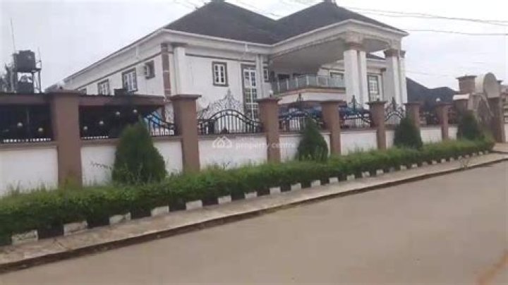 HOUSE FOR SALE IN BENIN ( HOUSE OF BORO TV ) YouTube