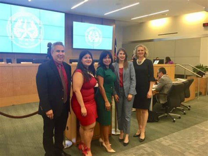 Houston School Board Elects Diana Dávila As President Houston Public