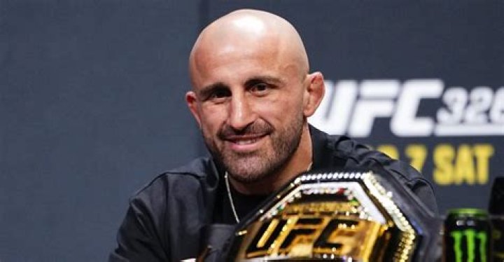 Is Alexander Volkanovski the greatest featherweight of all time over