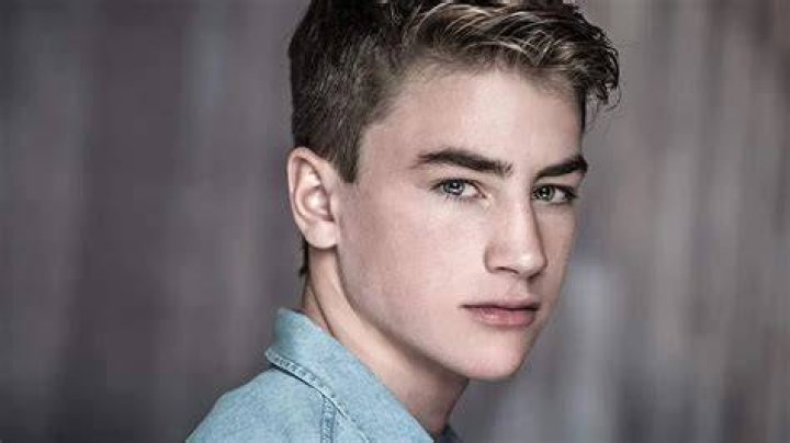 Isaac Kragten Biography, Height & Life Story Super Stars Bio