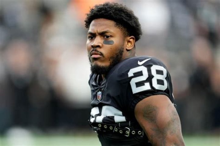 Josh Jacobs Net Worth 2024 Salary, Age, Wife, and