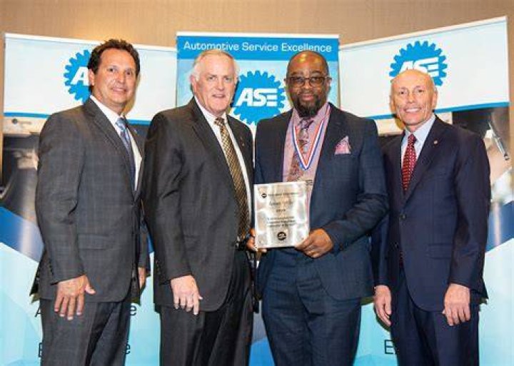 Juwan Willis Sr. Honored with ASE Education Foundation Byrl Shoemaker