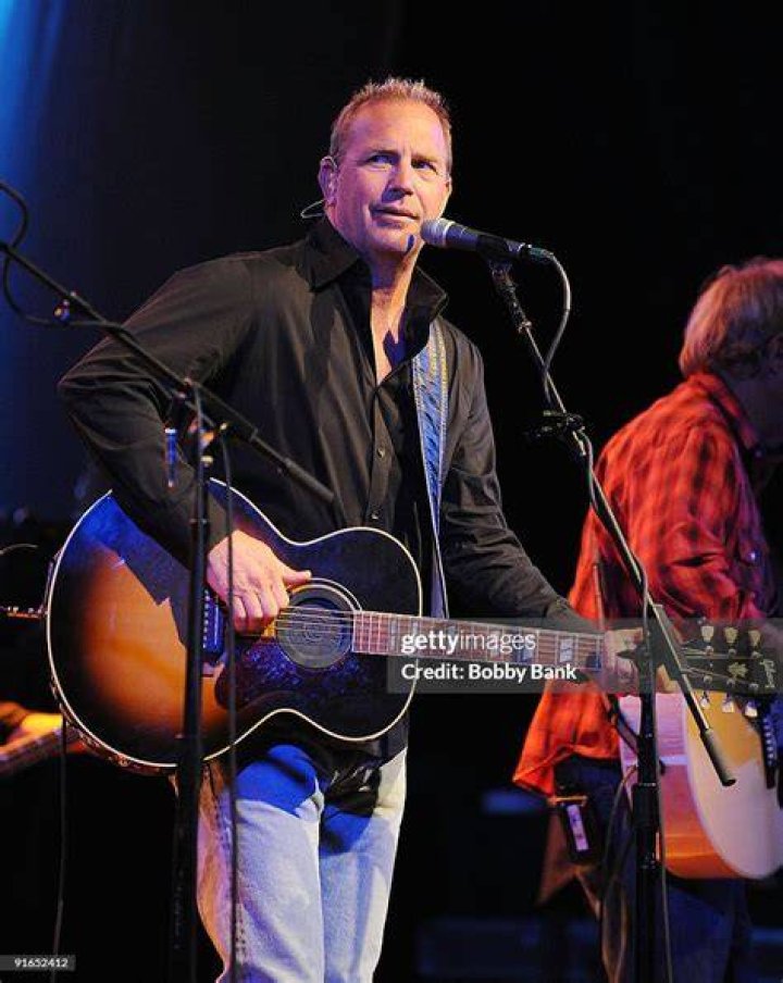Kevin Costner & Modern West Tour 2024 Mina Suzann