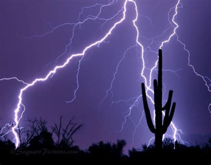 lightning strikes tucson, arizona [_MG_2581] view larger marios