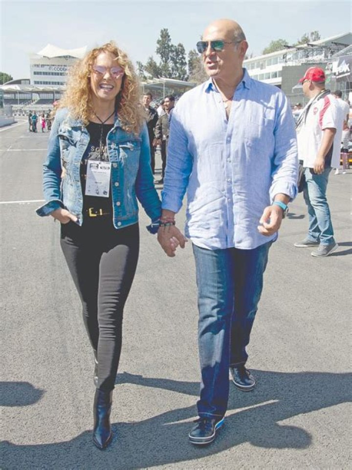 Lucero and Michel Kuri The End of a 10Year Courtship Details