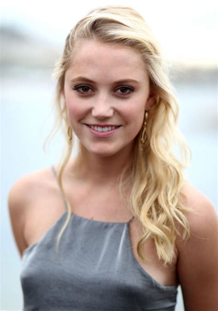 Maika Monroe Lovers Changes