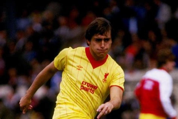 Michael Robinson dead Former Liverpool striker dies aged 61 The
