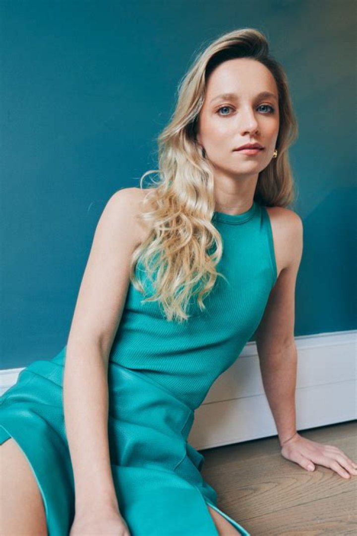 Molly Windsor Style, Clothes, Outfits and Fashion • CelebMafia