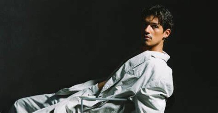 Omar Apollo recalls frosty relationships on new song &ldquo;Ice Slippin