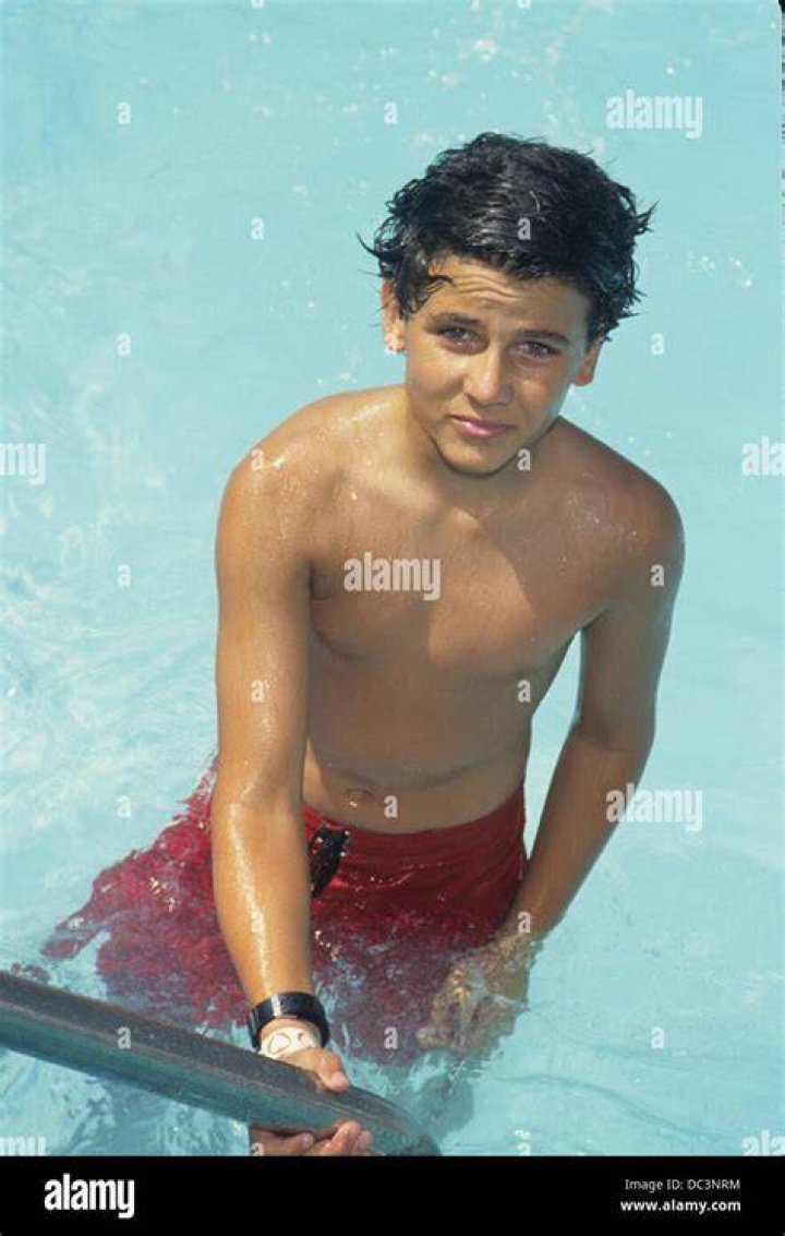 Photo jeremy jackson shirtless with lonnie wilkinson in maui 02