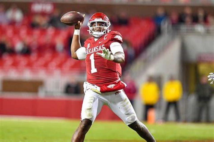 Razorbacks QB KJ Jefferson to return to team in 2023