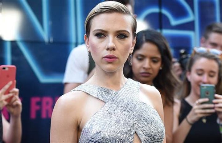 Scarlett Johansson Exits Rub & Tug Over Transgender Controversy