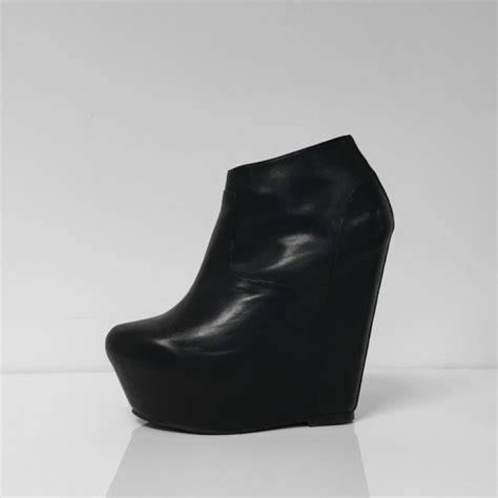 Syro Is The Brand Making Heels For Men & Masculine Individuals More