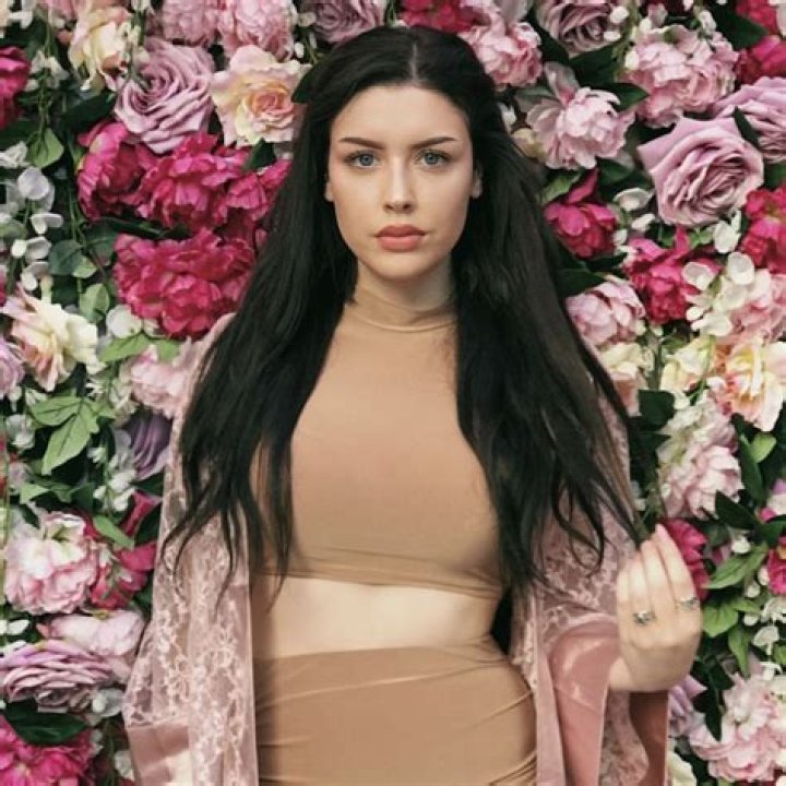Taylor Nicole Dean's Wiki Biography, age, boyfriend, net worth