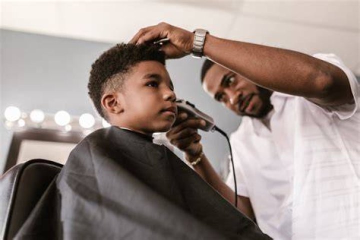 THE BARBER'S BEARD BRUSH Victory Barber & Brand
