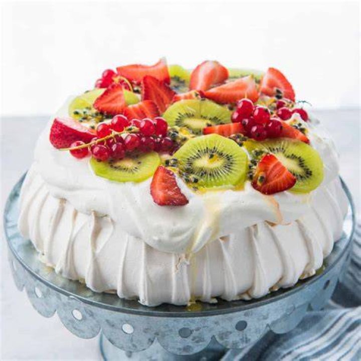 The Perfect Pavlova in 5 Simple Steps Varsha's Recipes