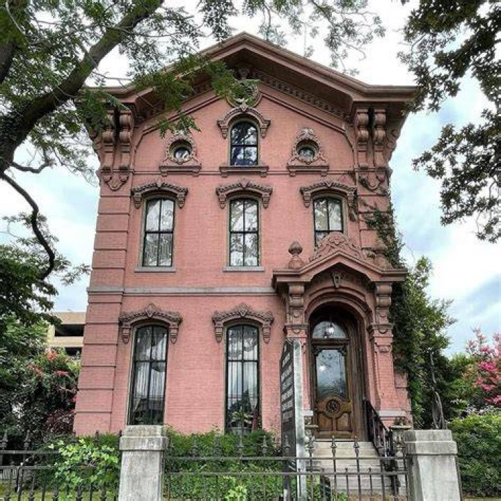 This Stunning Italianate Home on Cincinnati's Historic 'Millionaire's