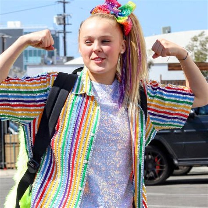 Watch JoJo Siwa Dance to Britney Spears's &ldquo;Baby One More Time&rdquo; on &ldquo;DWTS