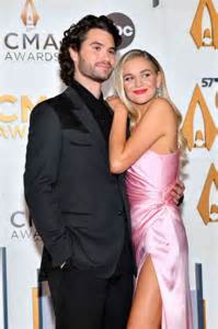 Who Is Chase Stokes Dating Now After Madelyn Cline? Kelsea Ballerini DM