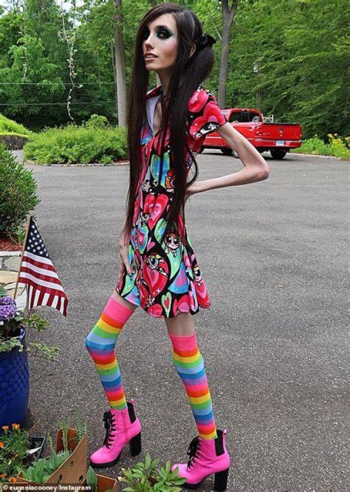 YouTuber Eugenia Cooney banned from Twitch and fans are split Dexerto
